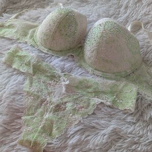 Victoria's Secret Lace Bra and Panty Set in Cream and Green